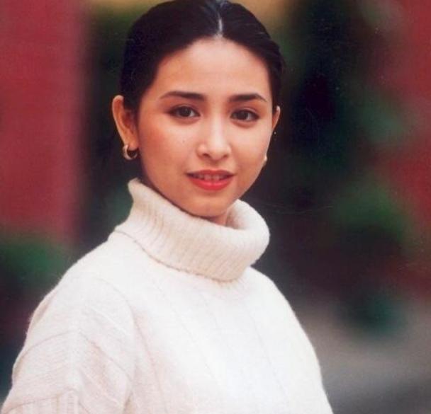 吳婉芳絕對是娛樂圈中凍齡女神的表表者