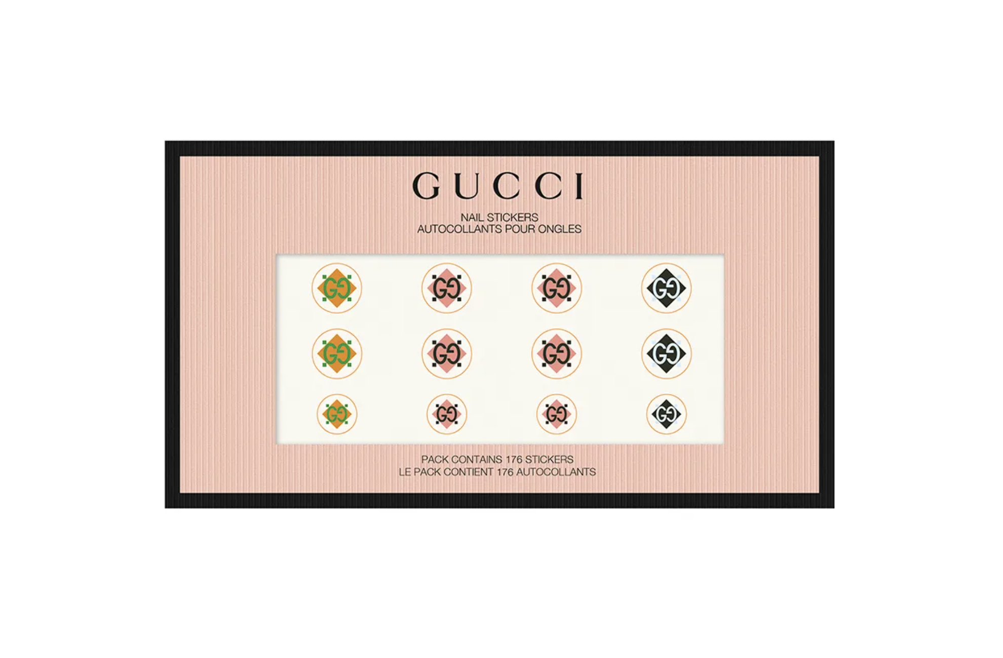 設計概念呼應歌詞提及Gucci的時裝展配樂,以饒富玩味的方式向品牌致敬。