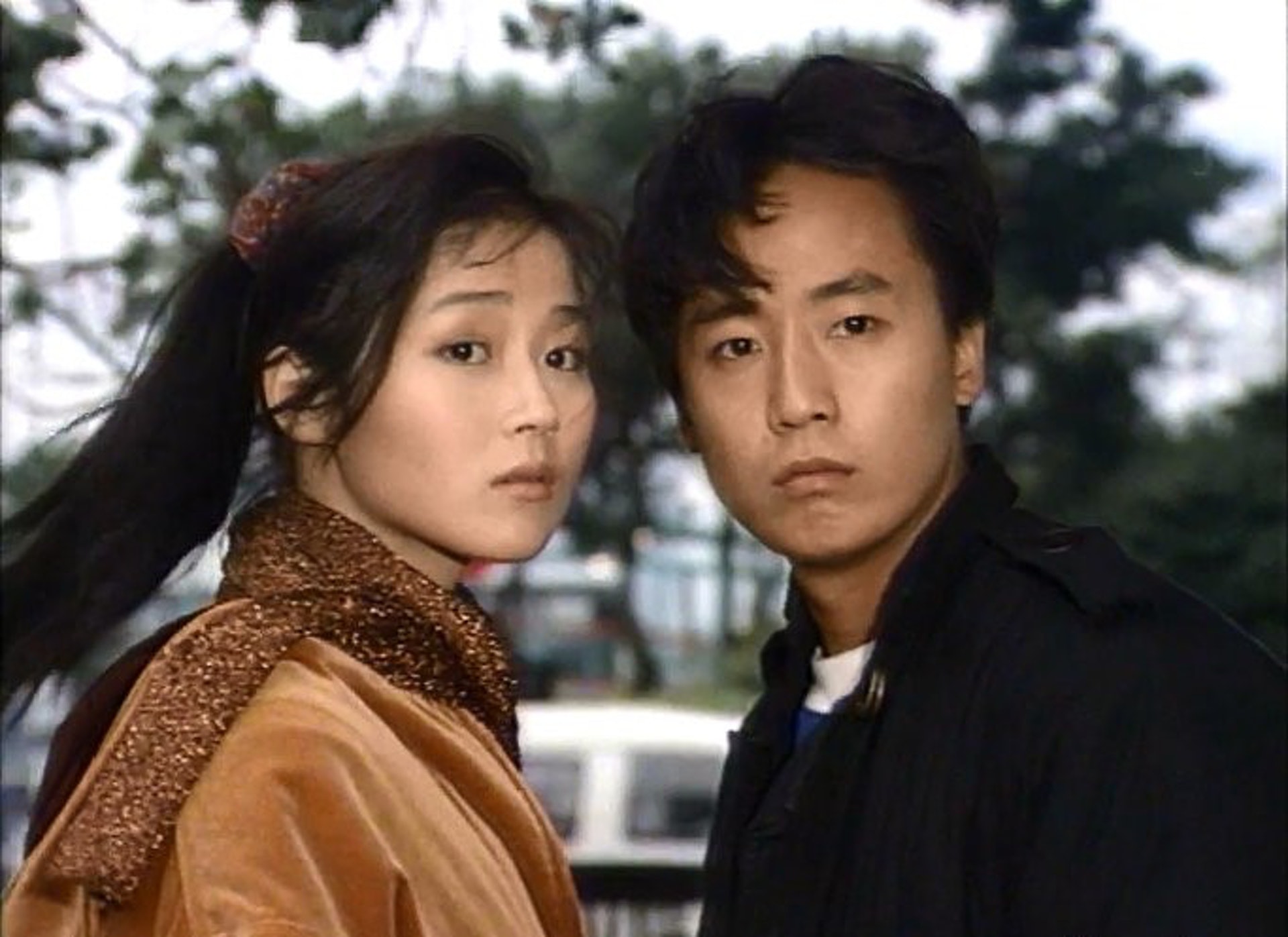 莫家堯於1990年於香港演藝學院畢業。
