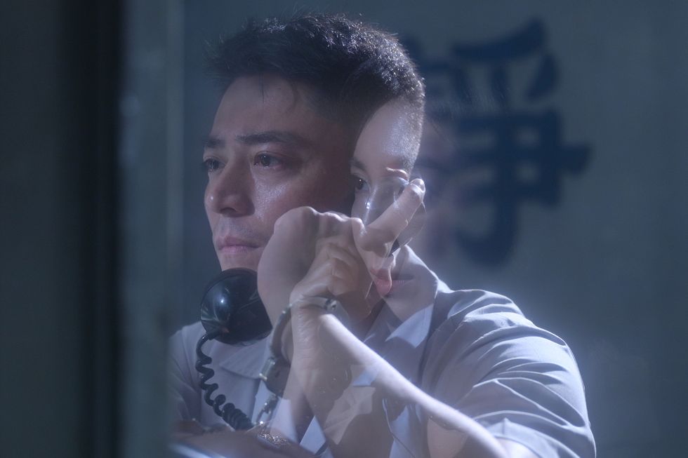 霍建華飾演的神秘受刑人為《華燈初上》留下了第二季伏筆。