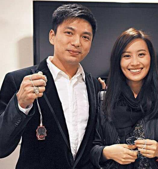 陳法拉曾與「Neway太子爺」薛世恒有過一段婚姻。