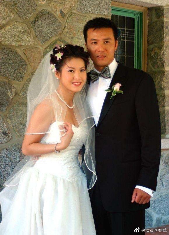 恢復單身後李婉華同年有了新對象，與現任老公在一次朋友聚會上相識相戀，拍拖兩年秘密結婚