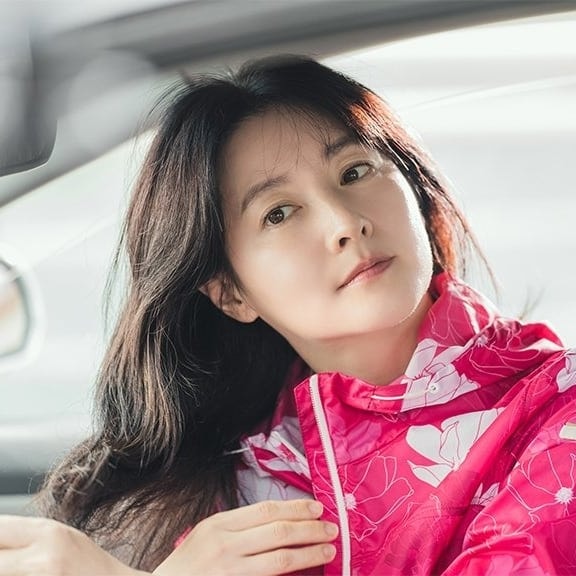 李英愛在《神探具景伊》打破溫柔婉約形象變身蓬頭垢面的宅女