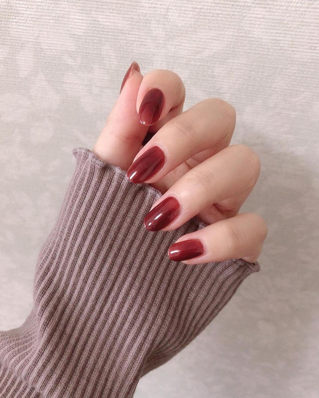 紅酒蜜紅色顯白又耐看。