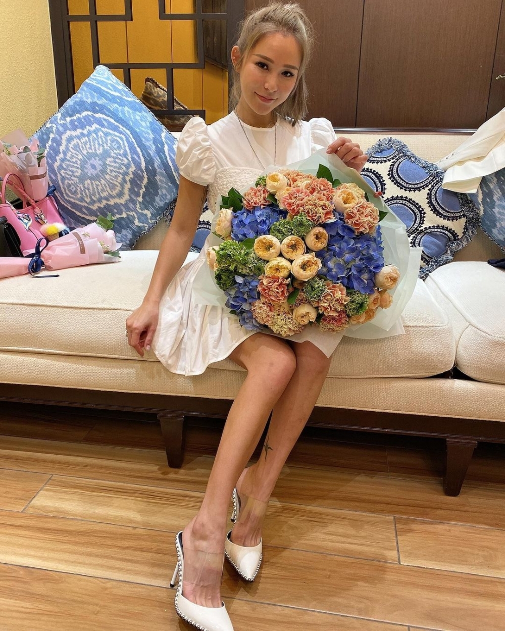 2015年洗米華高調拖著 Mandy Lieu 現身,令洗米嫂曾一度心碎入紙申請離婚