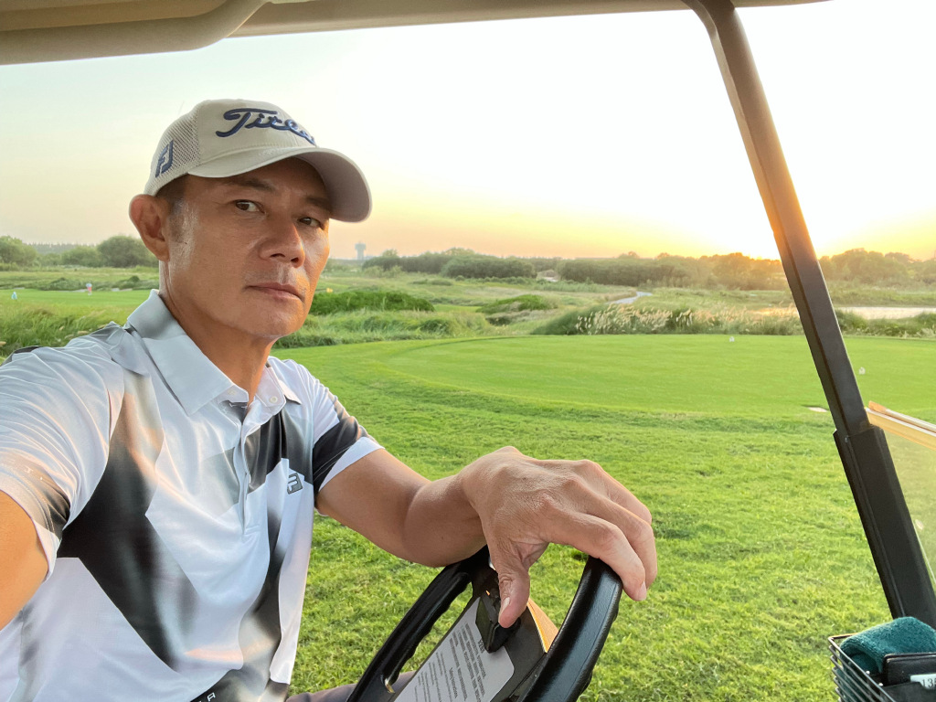 現在的張兆輝喜愛打高爾夫球。