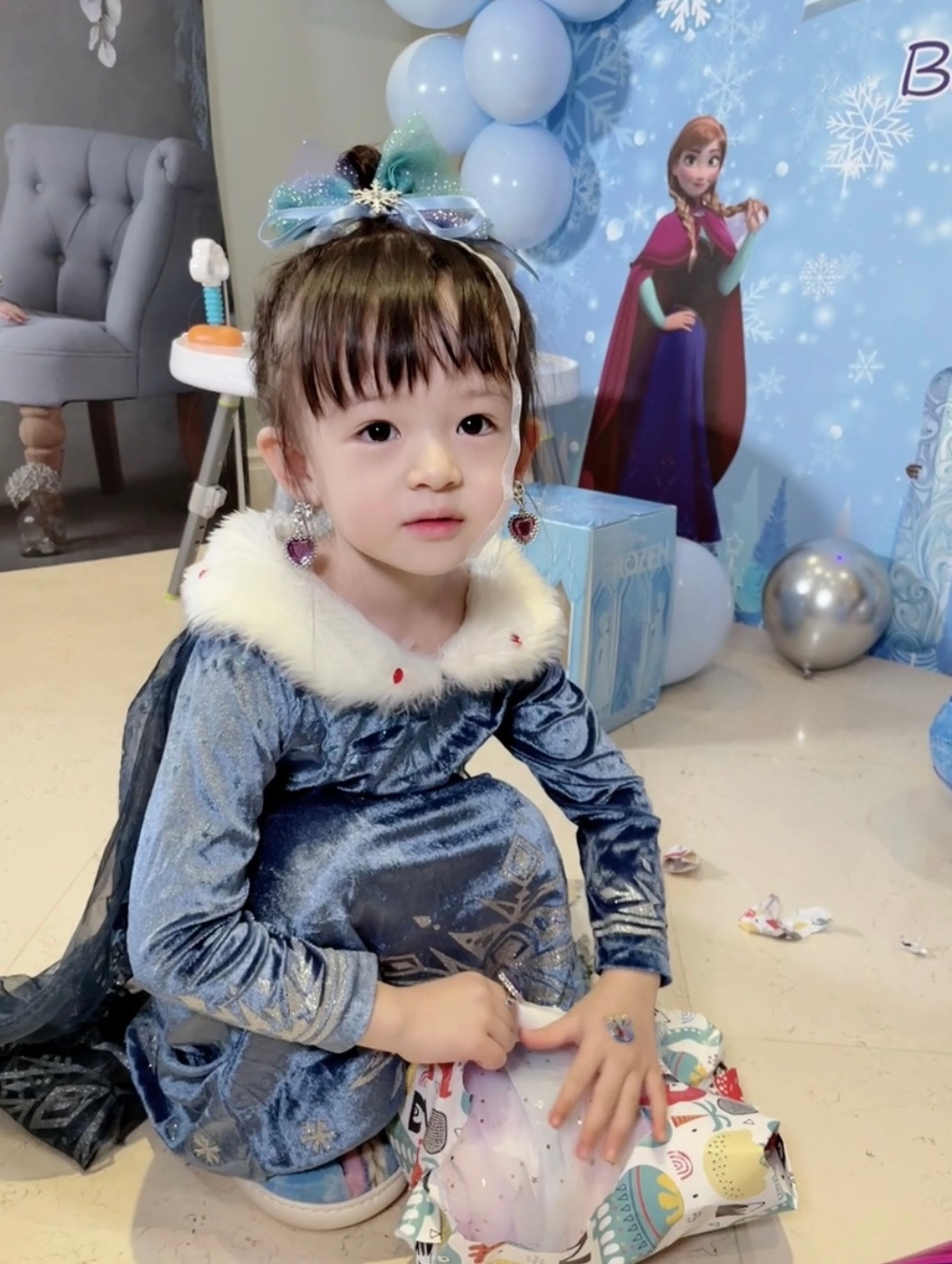 賈曉晨的囡囡小飯兜迎來4歲生日，顏值相當高。