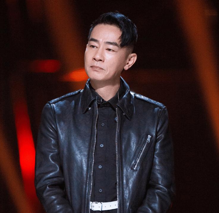 集結了33男星的內地真人騷《披荊斬棘的哥哥》日前播出總決賽，陳小春以超高人氣登上個人喜愛度總排名第一位