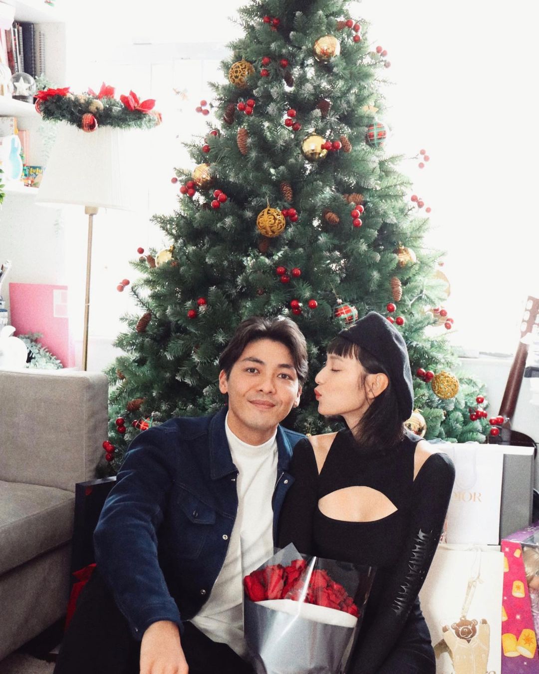 王丹妮因朋友介紹而認識羅孝勇。