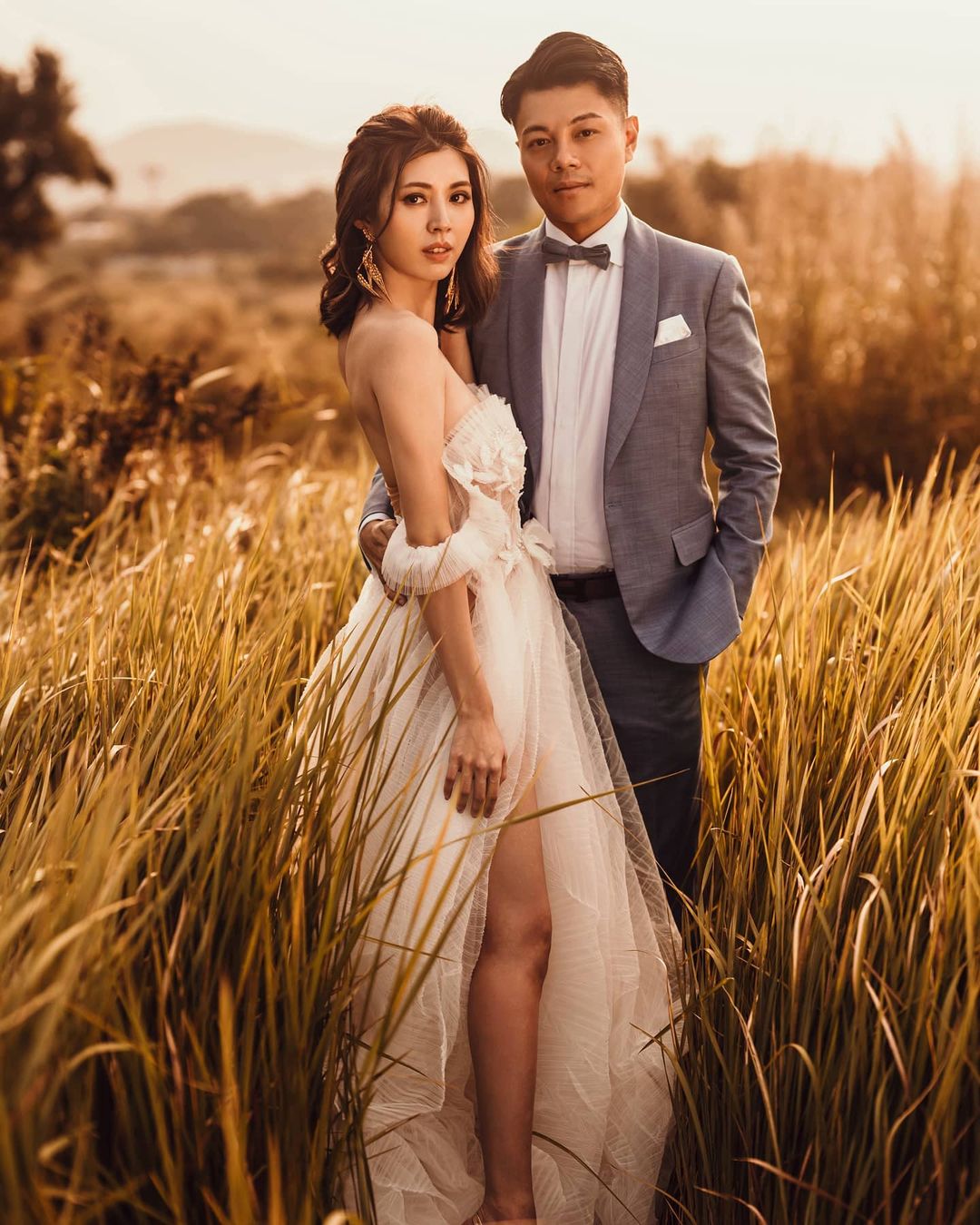 張秀文分享與老公王大權(Billy)的婚照。