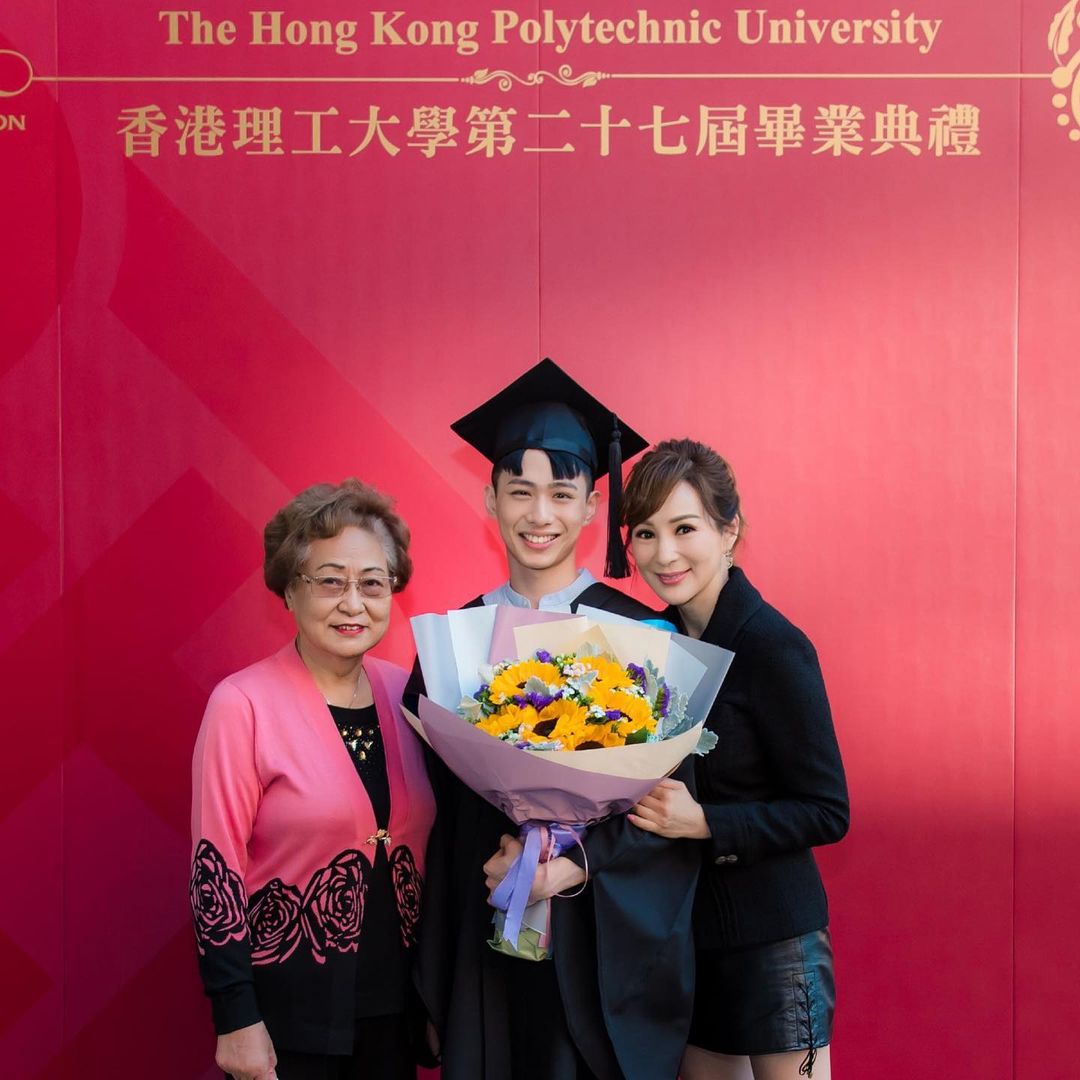羅霖出席大仔劉子榕在香港理工大學的畢業典禮。