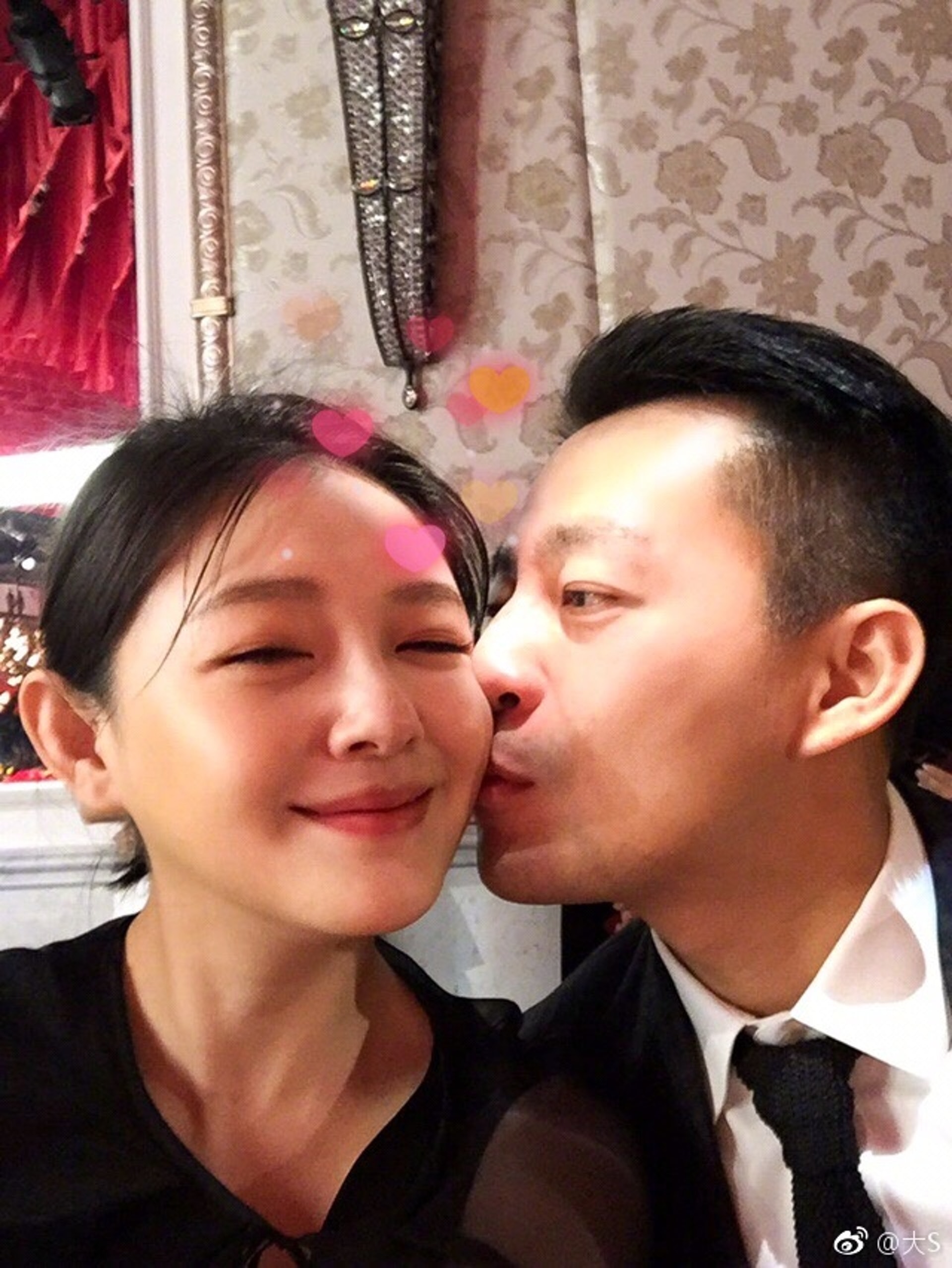 大S同汪小菲曾經很恩愛,如今已成為回憶。