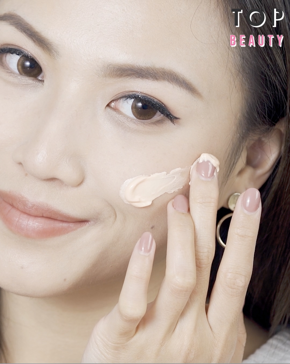 CLARINS日霜是杏橙色