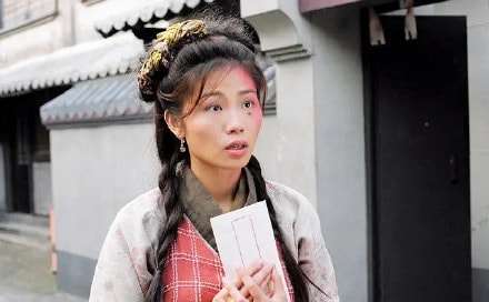 最讓人印象深刻的一定是《無頭東宮》,飾演「東宮」楚楚一角