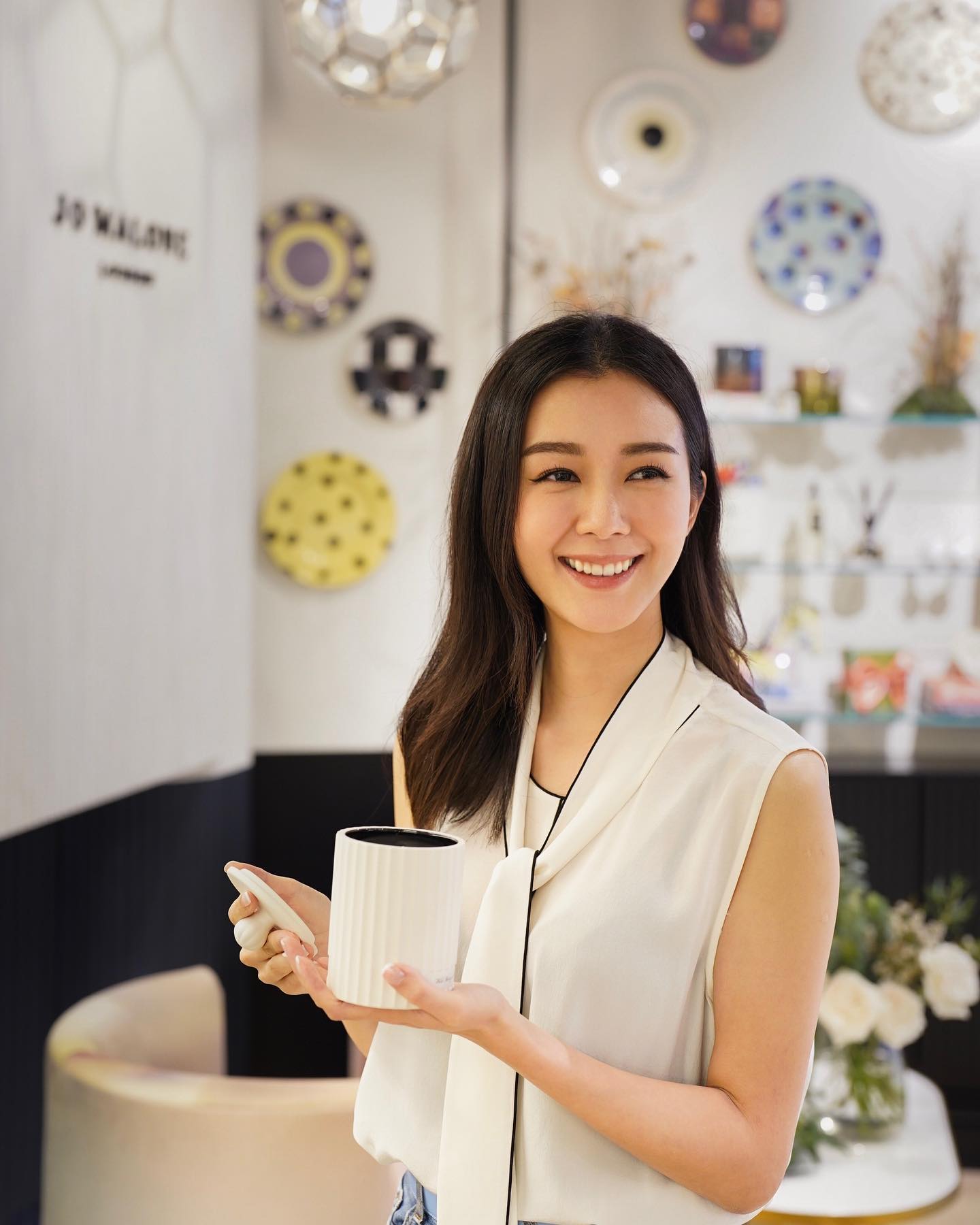 雖然麥明詩已經淡出娛樂圈,但她仍會抽公餘時間拍劇,亦不時在個人社交平台分享生活點滴。