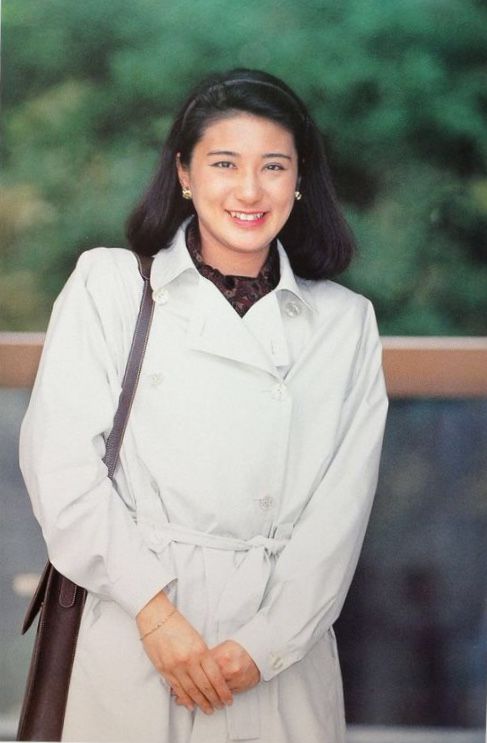 雅子皇后原名小田和雅子,父親是外交官。