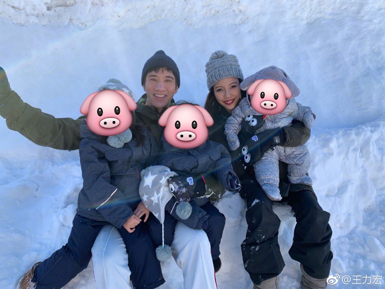 王力宏2013年與李靚蕾婚後育有2女1子