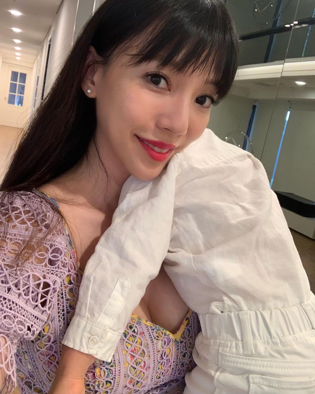 李靚蕾深夜發千字文驚爆離婚內幕。