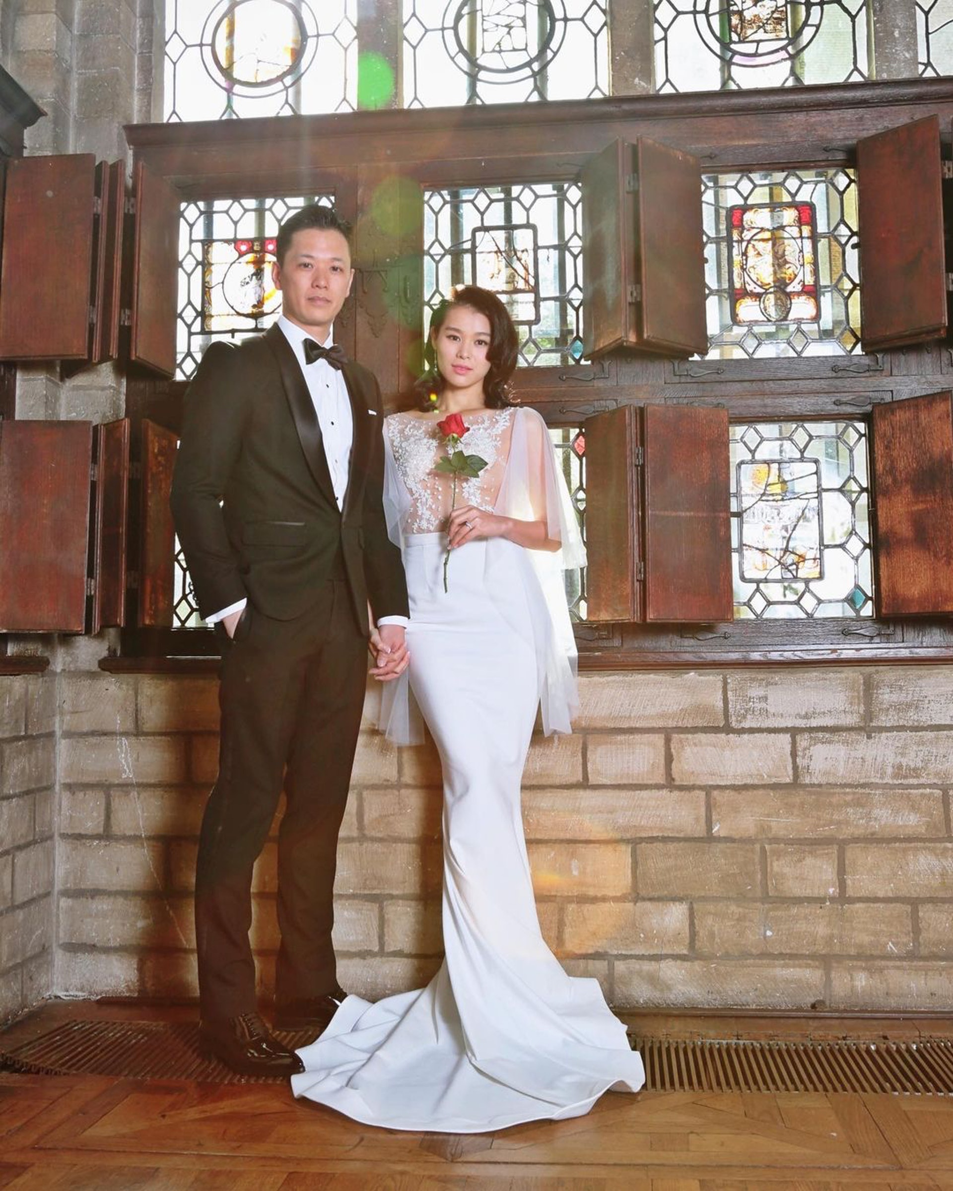 二人2015年曝光戀情並於同年12月結婚