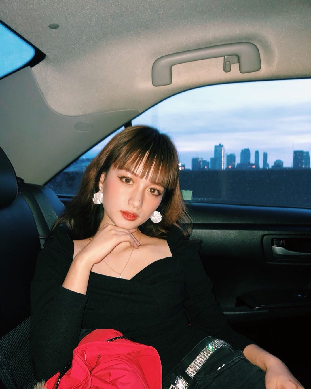 上海女孩Susan神似混血兒的精緻臉孔。