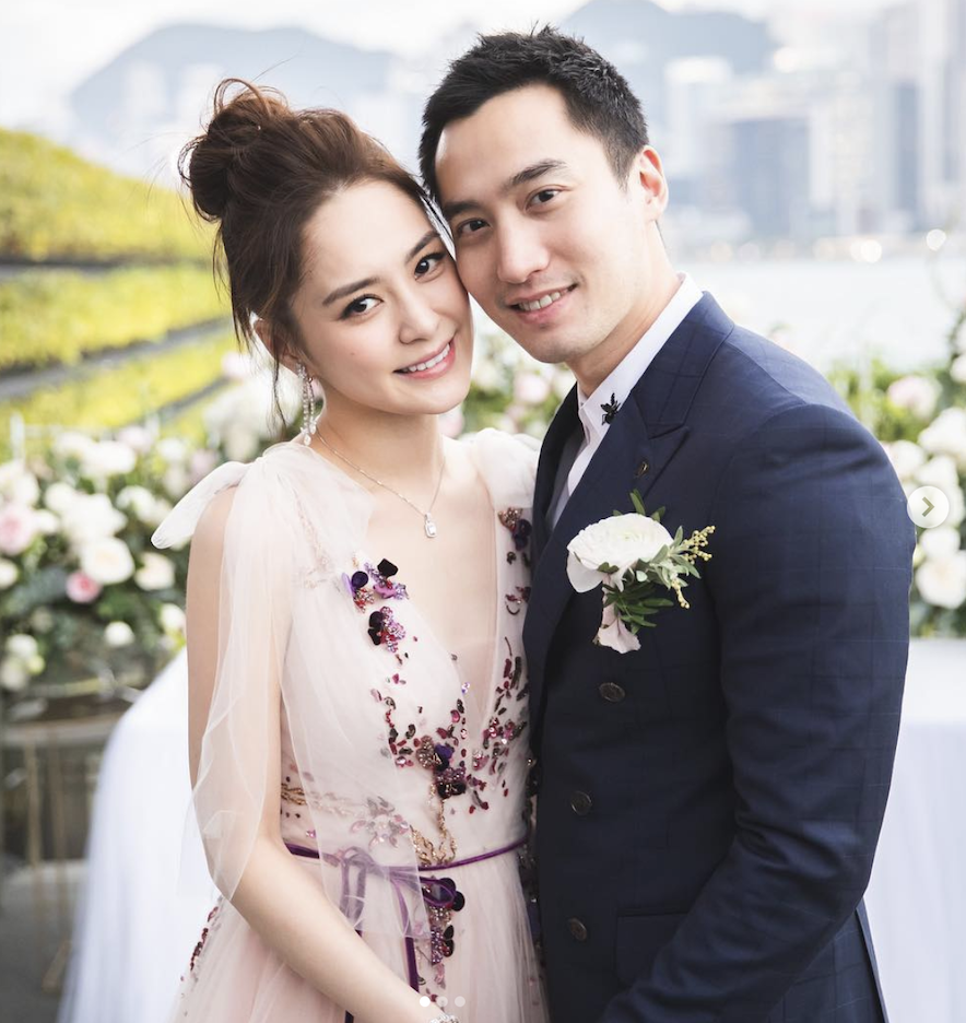 鍾欣潼(阿嬌)與「醫界王陽明」賴弘國於2018年閃婚