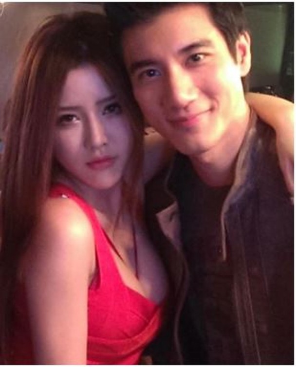 BY2 Yumi被指同王力宏展開地下情。