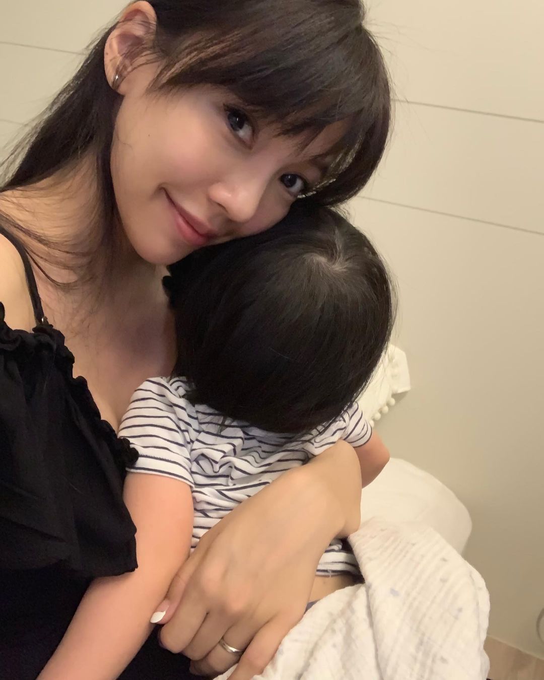 李靚蕾曬Yumi王力宏對話記錄。