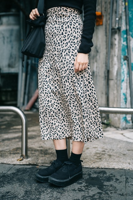 很難搭配的款式,不用買。