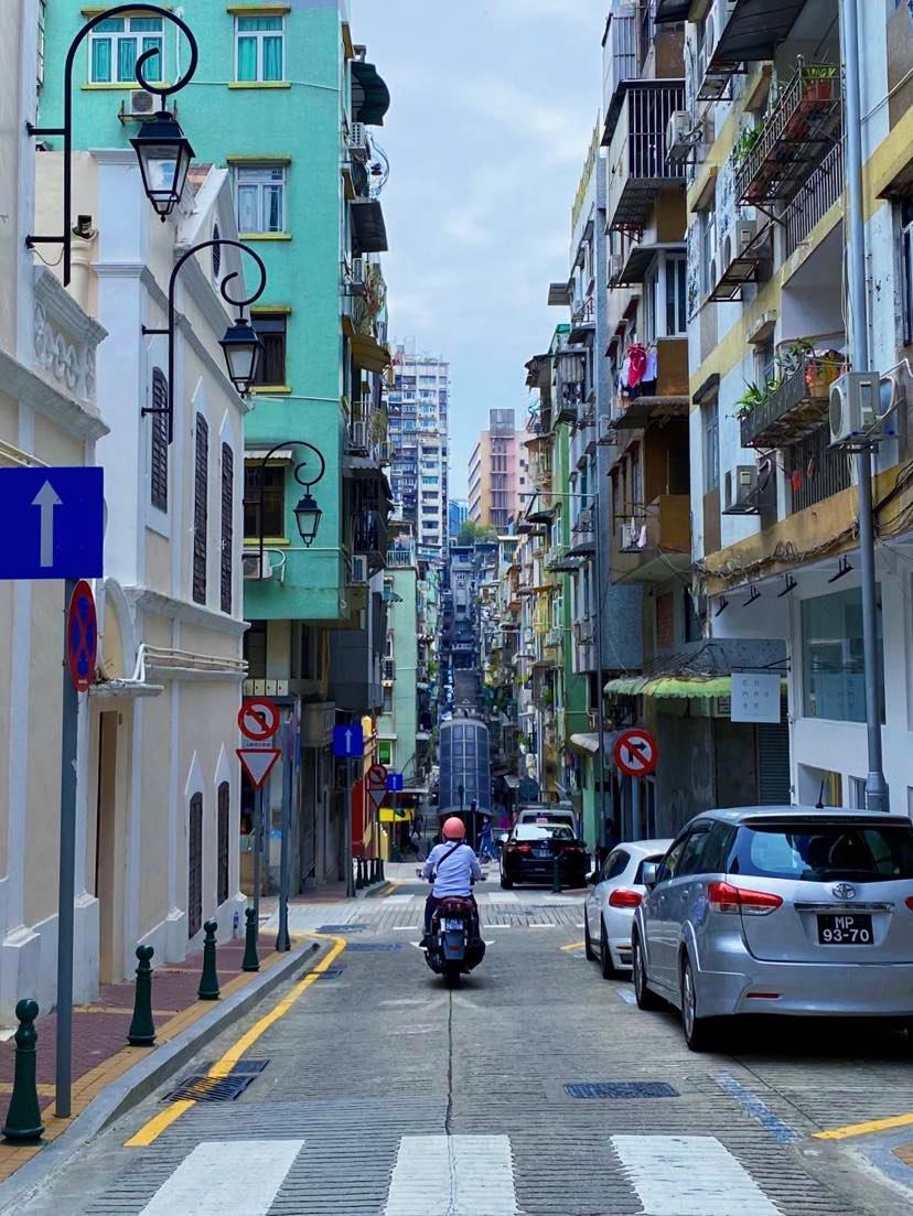 大三巴周邊有滿滿地道舊區內街風格。