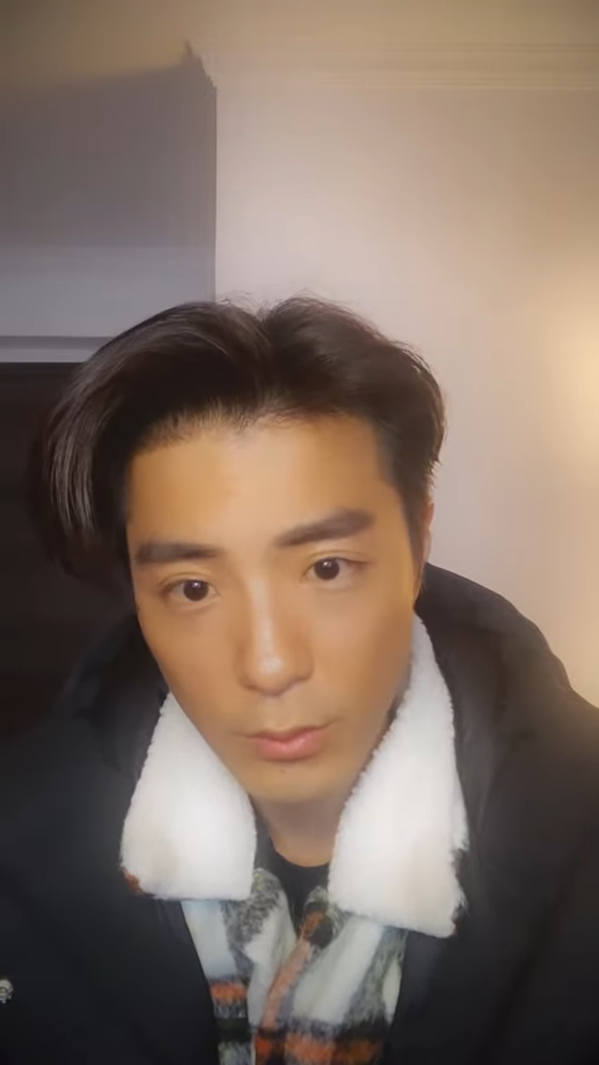 張景淳日前深夜直播表示將會暫別《愛回家》劇組。