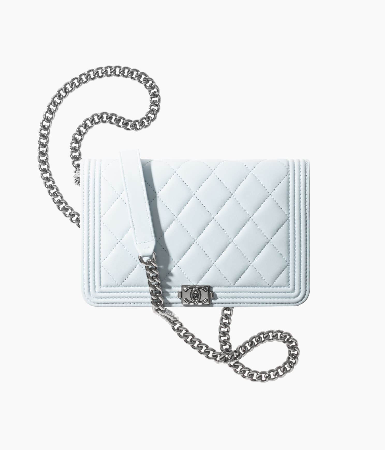 淺藍色BOY CHANEL 鏈條銀包 $23,100