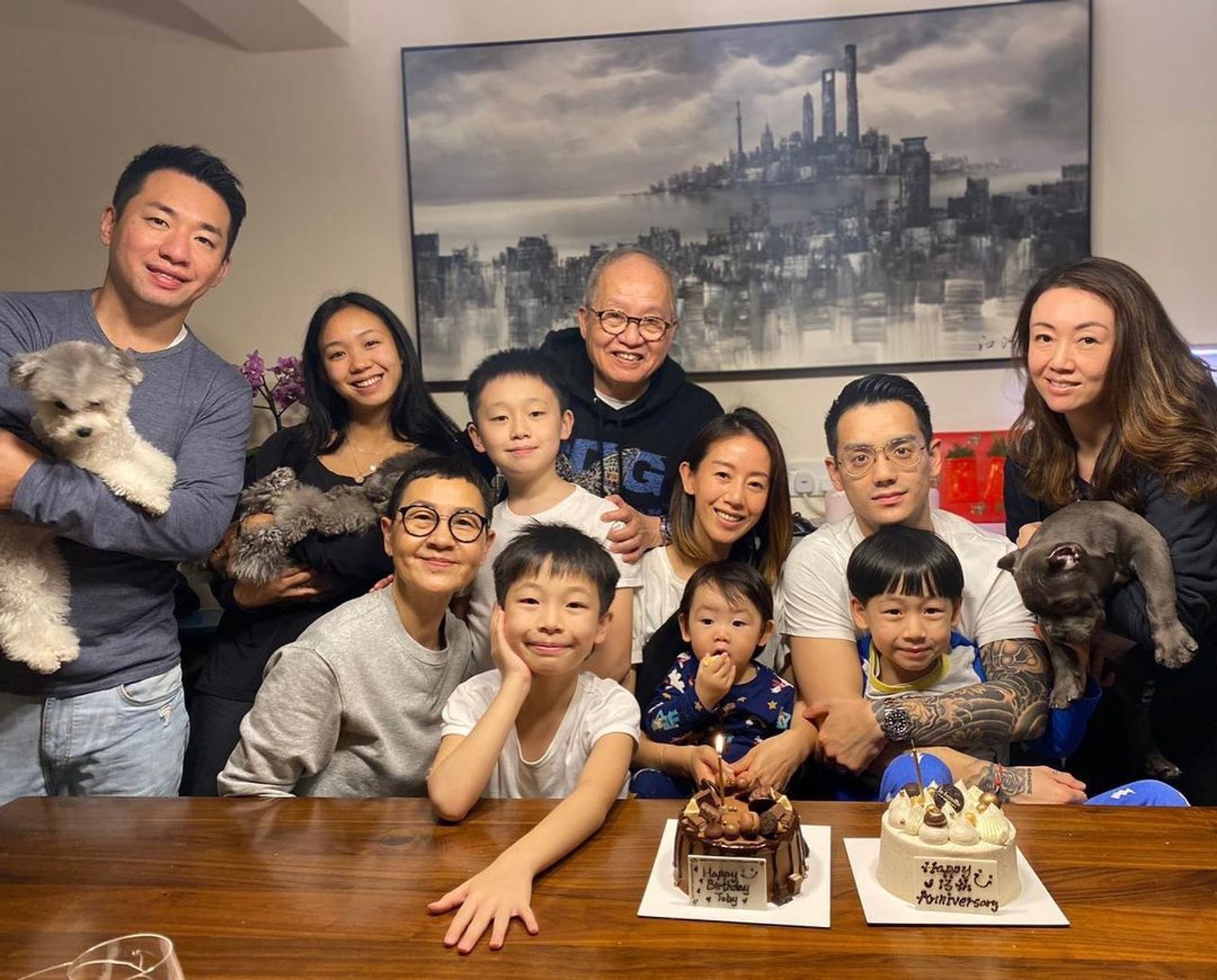 梁靖琪不時邀請好友到家中聚餐,飯廳大到可以容納10人以上仍有空間感。