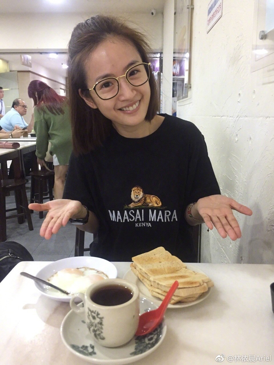 不少網民在街上偶遇到林依晨時，都會發現她都是素顏