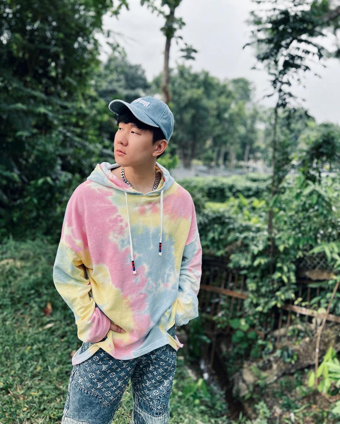 林俊傑曾揚言「有證據請檢舉」，今日凌晨被連爆私訊內容。