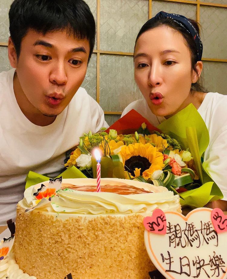 羅子溢 (前名羅仲謙)與楊茜堯(前名楊怡)非常恩愛！