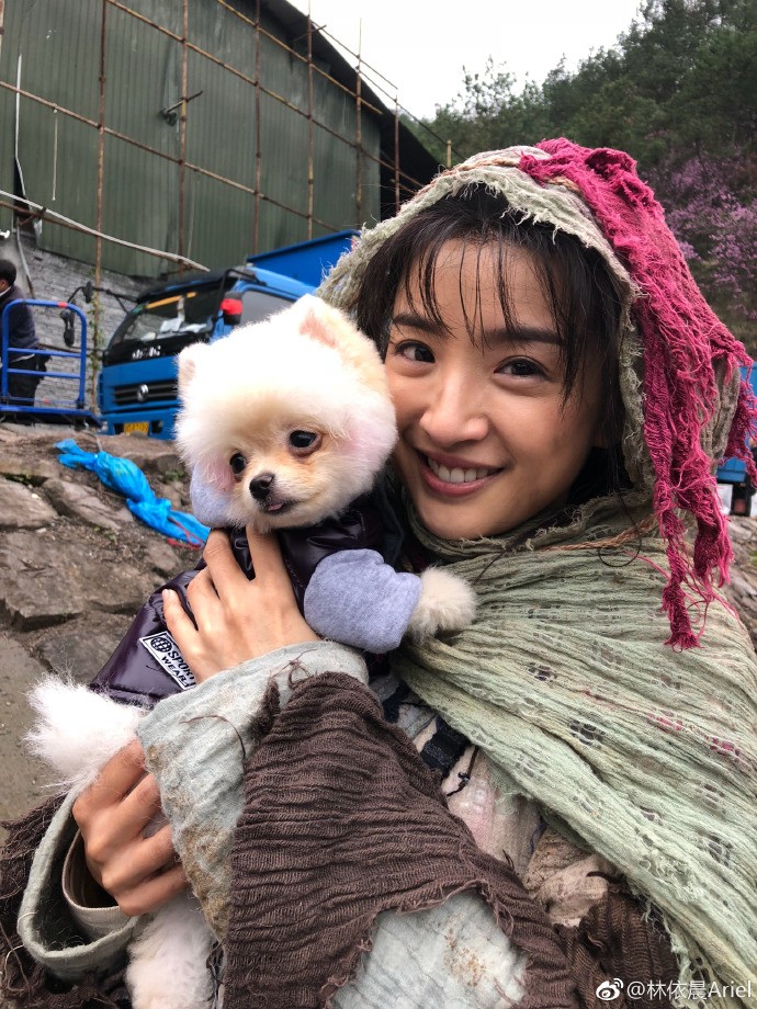 林依晨平日用的化妝水和保濕精華都是偏好水性的產品