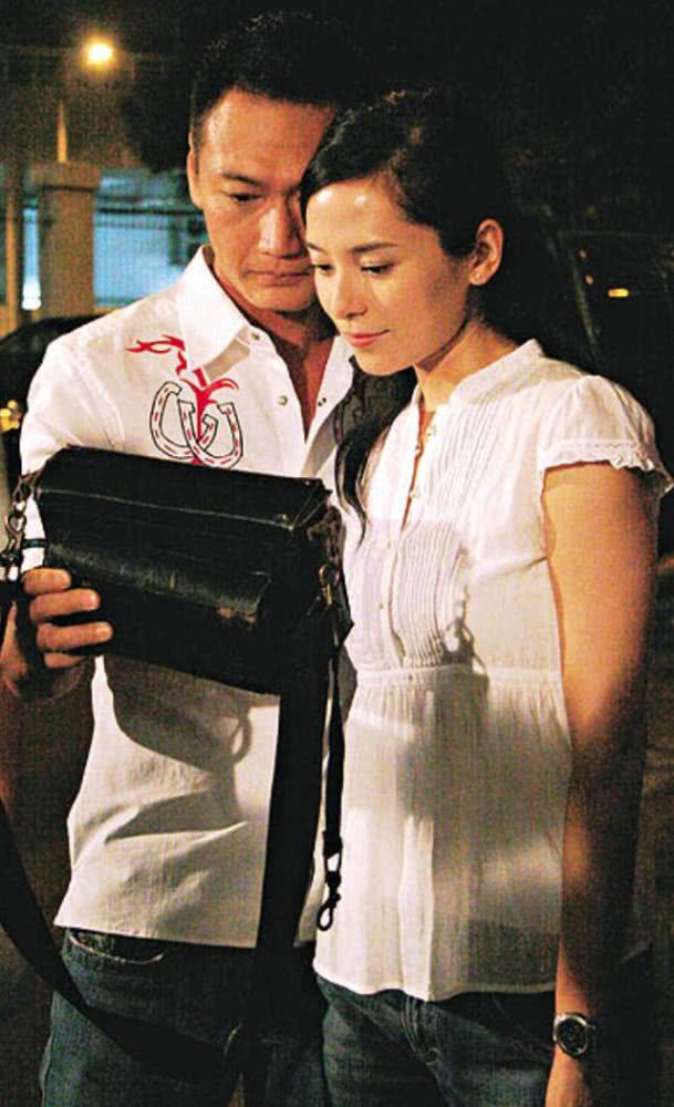 2007年陶大宇與郭羡妮以情侶檔出演《學警出更2》時撻著
