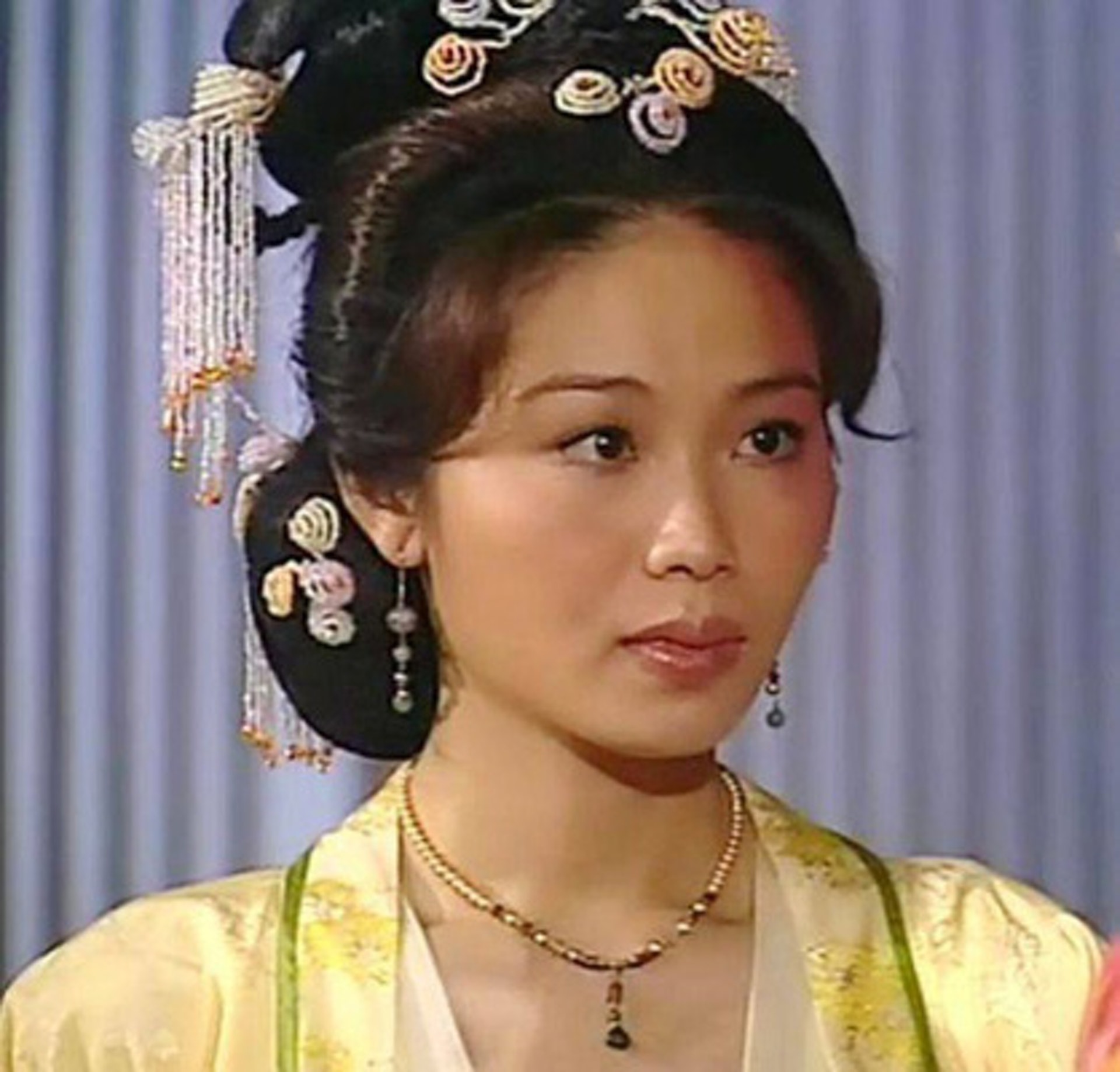 身為一姐的她卻選擇最紅時放棄演藝事業去經商