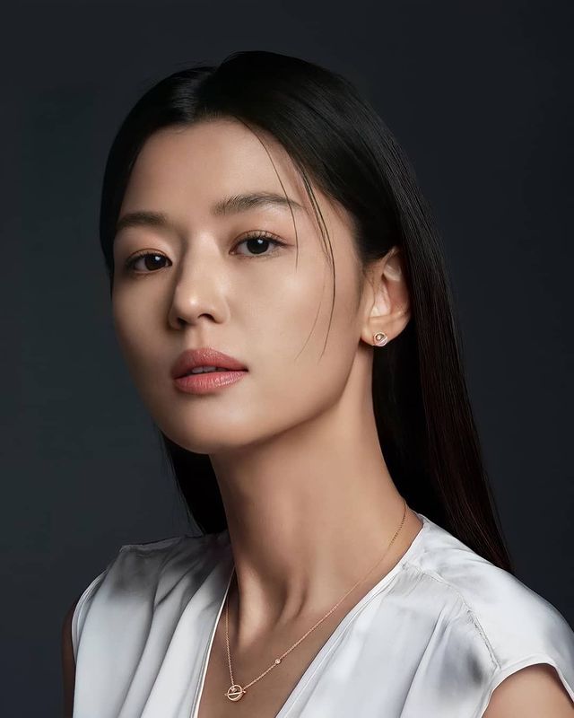 全智賢減齡秘訣底妝要自然透薄。