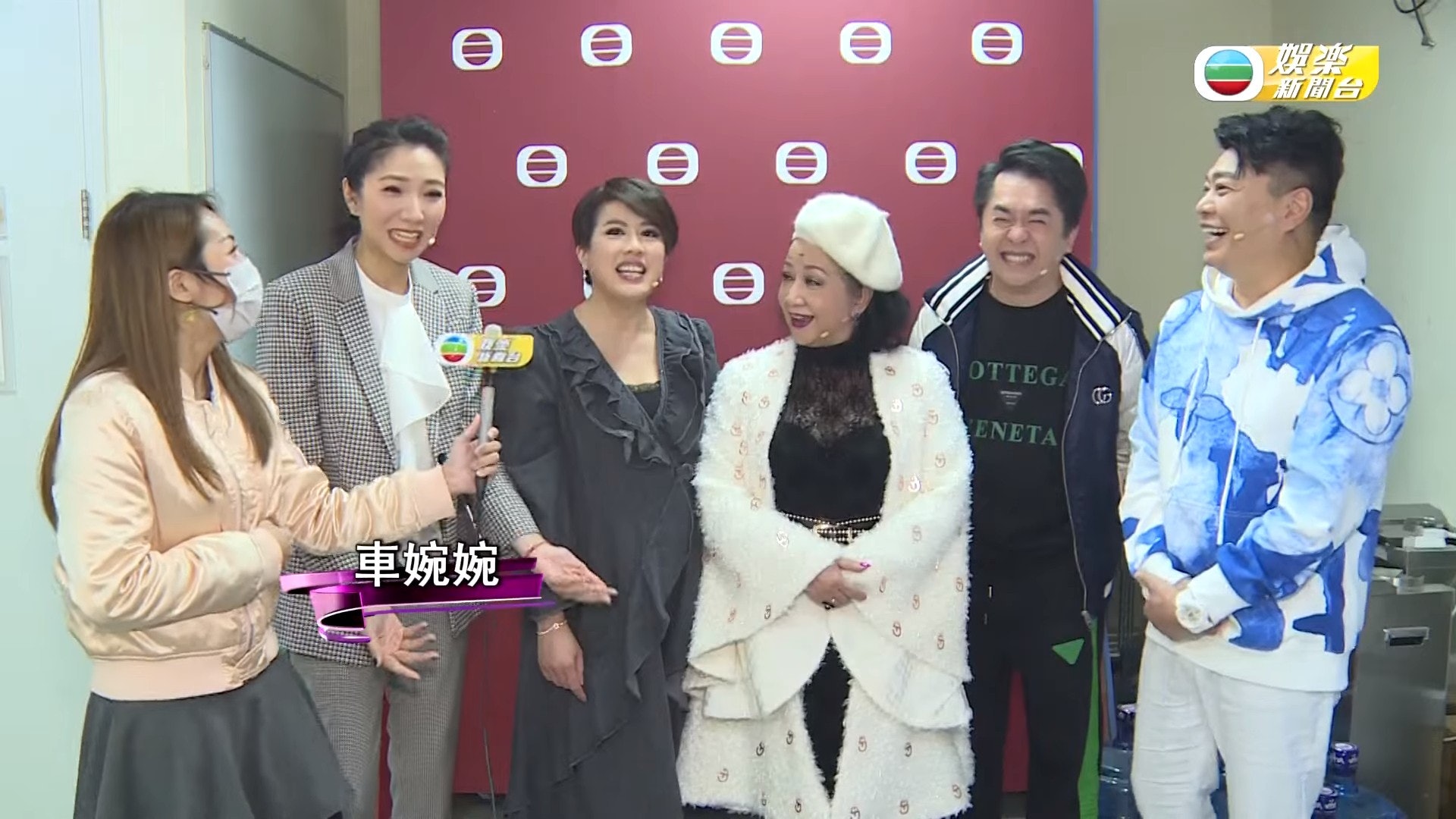 陳彥行日前與一班《皆大歡喜》的老友鄧兆尊、阮兆祥、和車婉婉一齊為薛家燕有份主持的新節目《麻雀鬥室三決一》錄影。