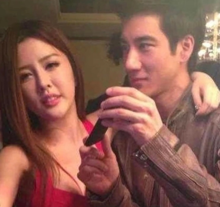 Yumi承認與王力宏曾拍拖。