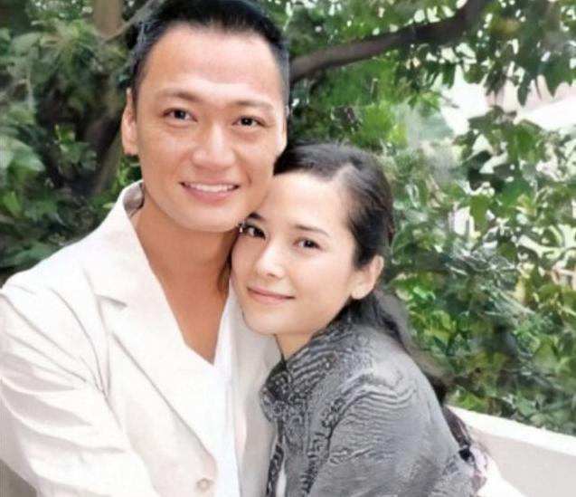 陶大宇難抵「七年之癢」,與《學警出更2》拍檔郭羡妮撻著。
