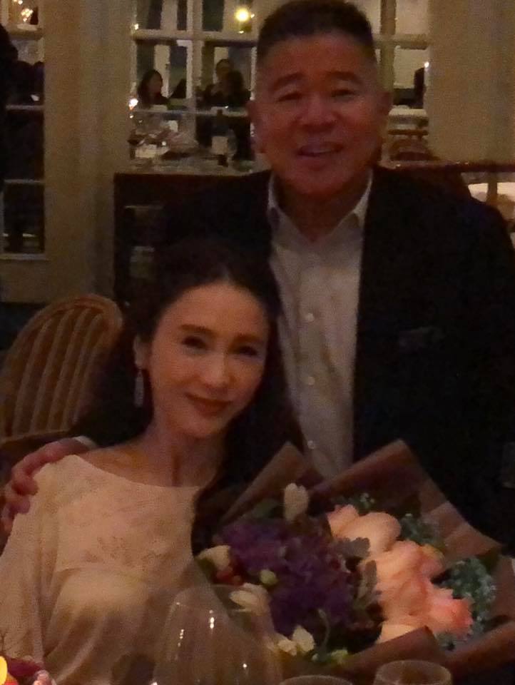 黎姿曾表示丈夫有責任感、有愛心,處處包容她,是值得她託付終身的人。