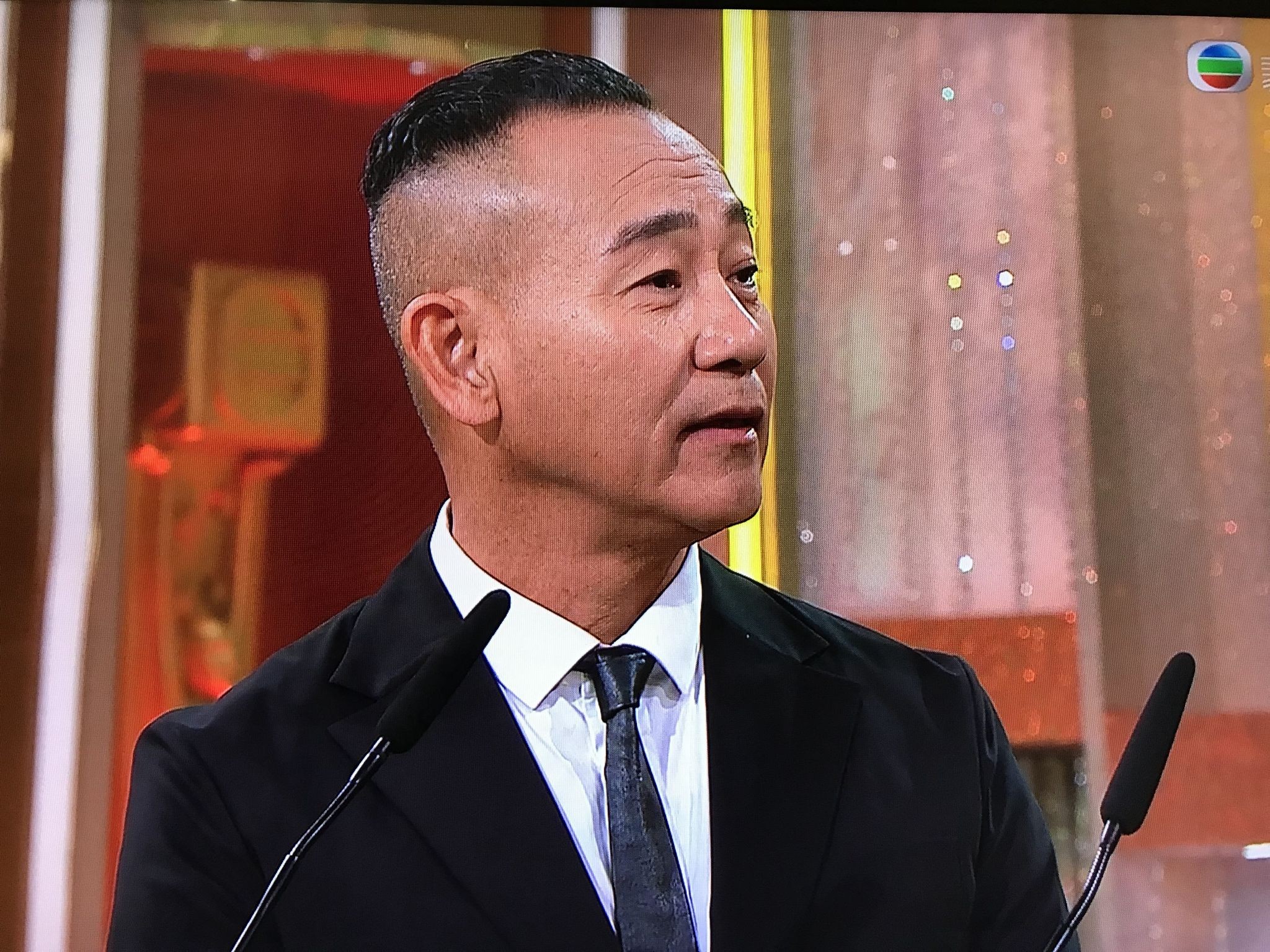 林保怡驚喜現身TVB舉行的《萬千星輝頒獎典禮2021》。