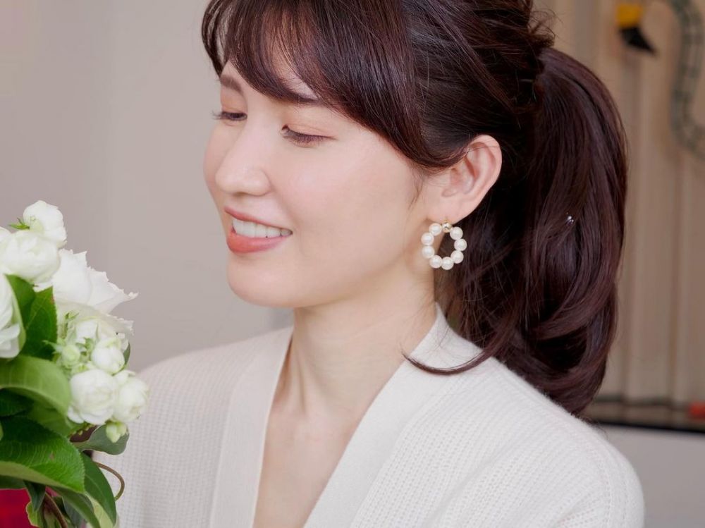 日本皮膚醫生友利新的皮膚非常光滑,完全看不出43歲!