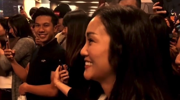 謝安琪笑得非常甜。