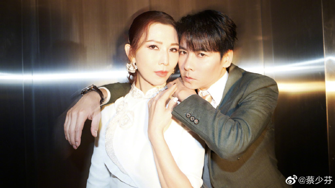 蔡少芬(Ada)與老公張晉今年踏入結婚14年周年的象牙婚