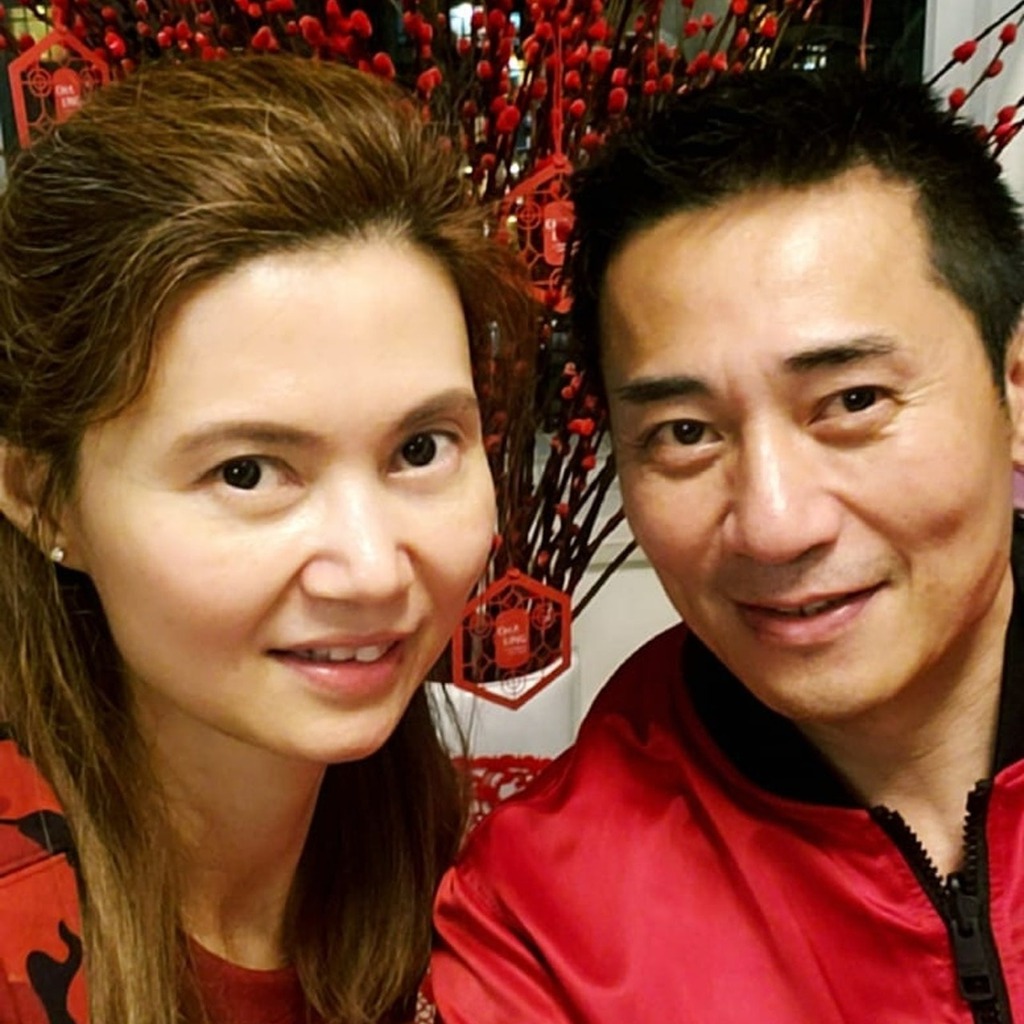 兩人認識不足一年便結婚