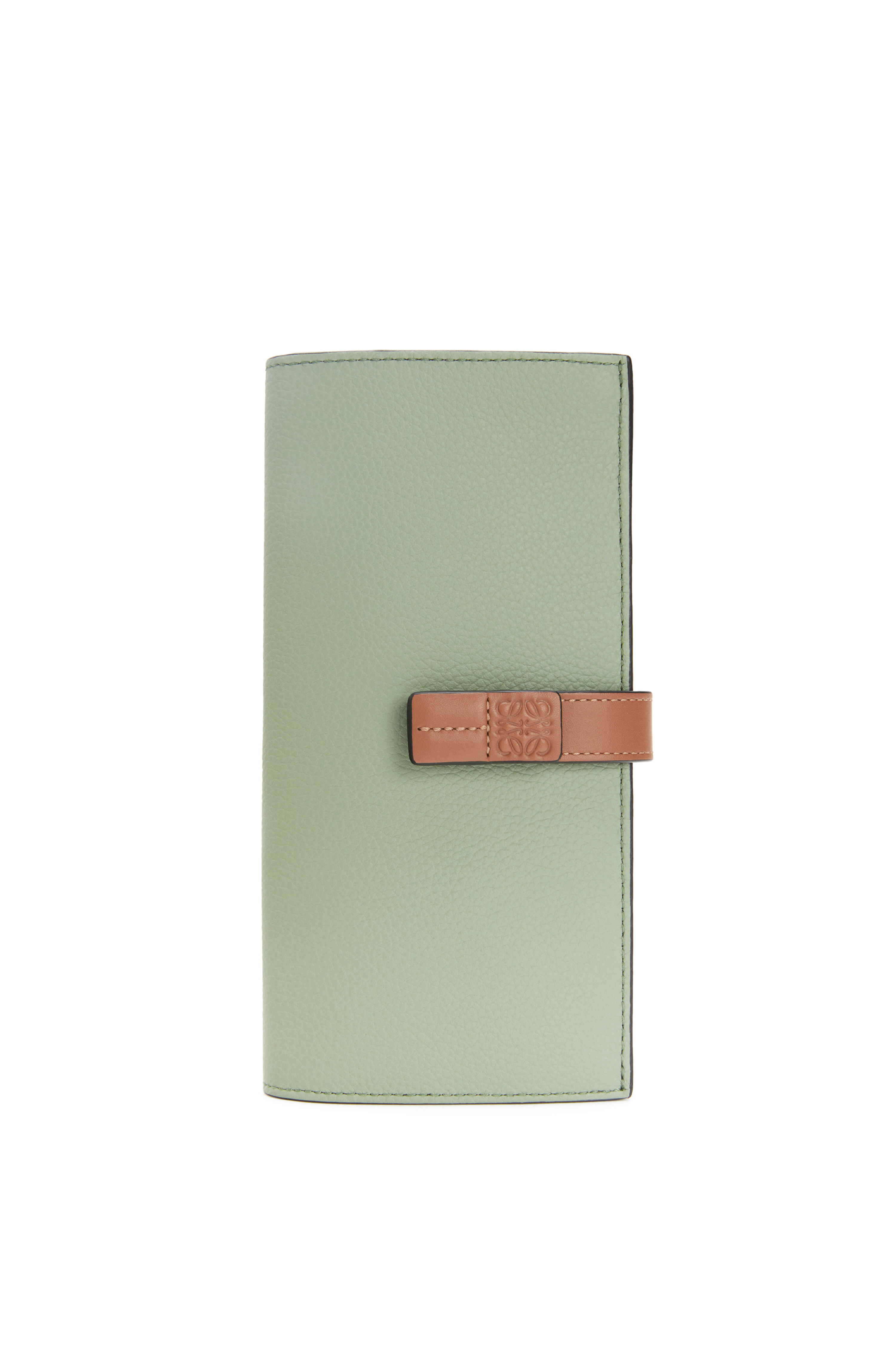 LOEWE牛油果綠長銀包。