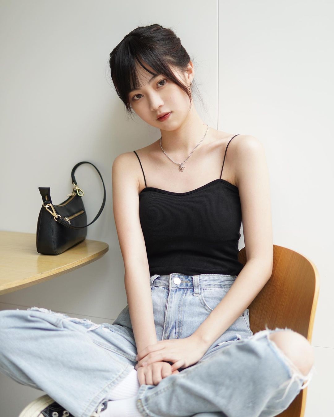 區明妙現時暫停學業,專心拍戲做好演員的工作